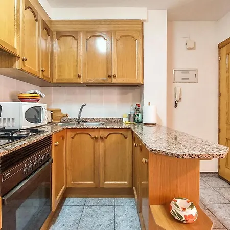 2 Bedroom Beach Front Apartment In Moncofa شقة