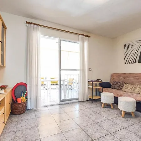 2 Bedroom Beach Front Apartment In Moncofa