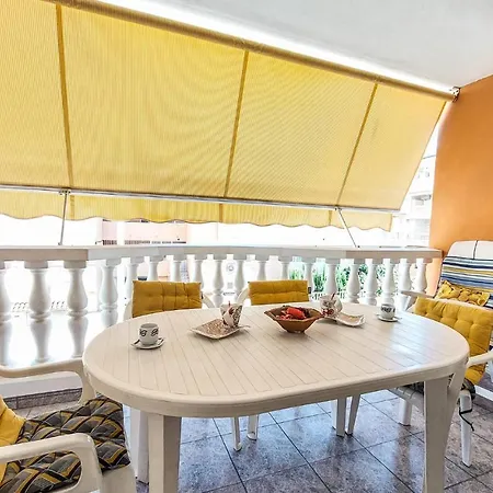 2 Bedroom Beach Front Apartment In Moncofa *