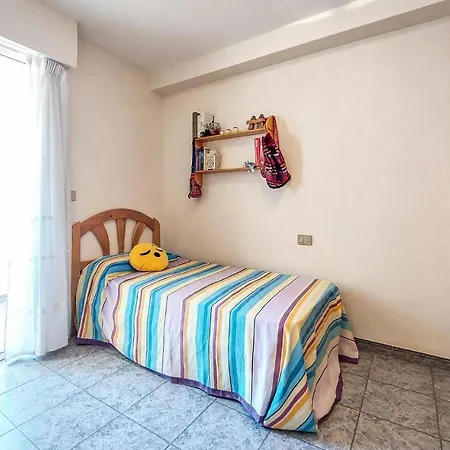 2 Bedroom Beach Front Apartment In Moncofa Appartement *